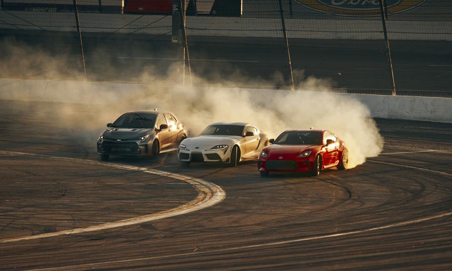 Toyota показала дрифт новой GR Corolla