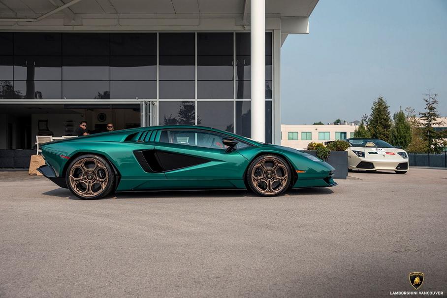 Посмотрите на неповторимый Lamborghini Countach LPI 800-4 из Канады