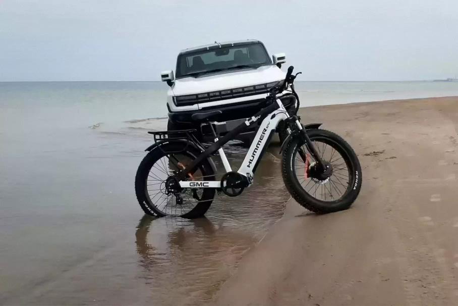 Раллийная Toyota GR Corolla, спортседан Volkswagen Jetta и велосипед Hummer: главное за неделю
