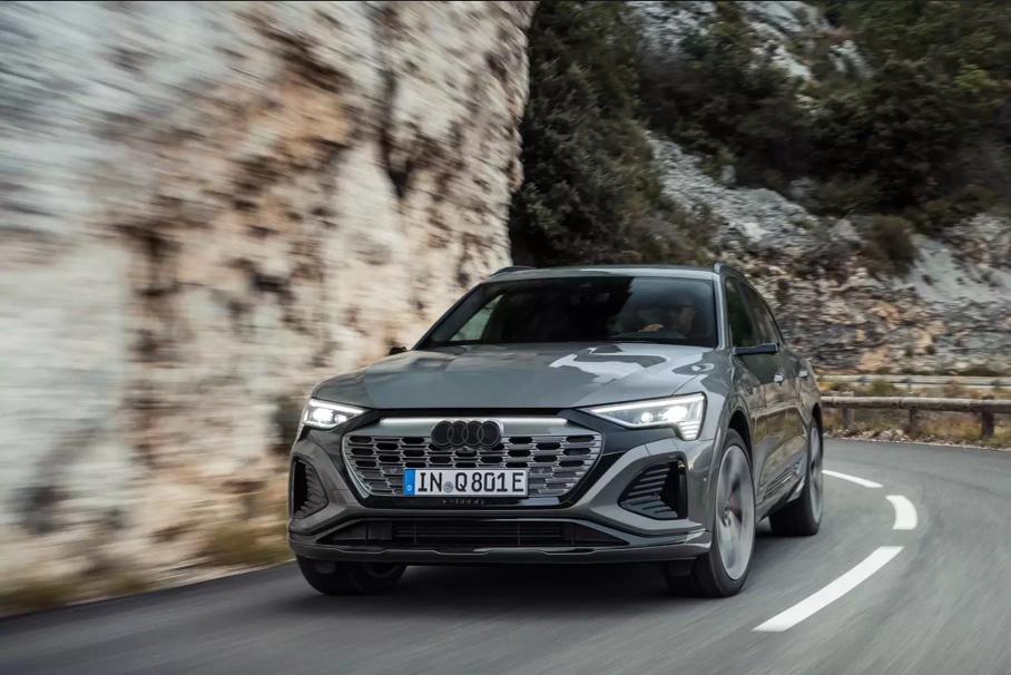 Флагманский электрокроссовер Volvo, рекорд Mercedes-AMG на Нюрбургринге и внедорожный Porsche 911: главное за неделю