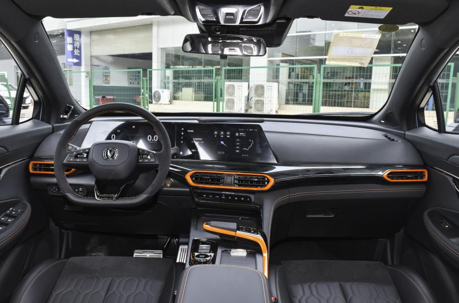 Интерьер Changan Uni-T, autohome.com.cn