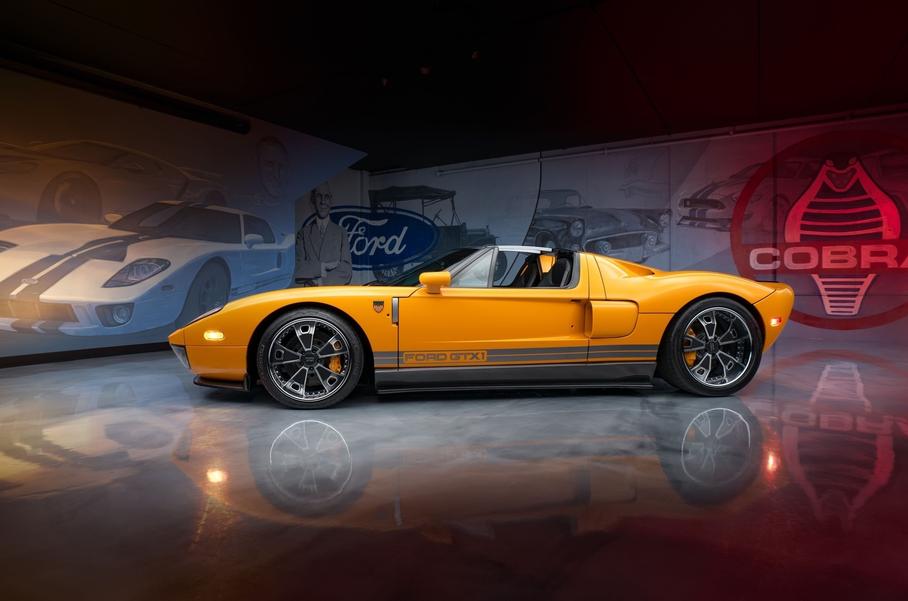 На аукцион выставят редчайший Ford GT с кузовом тарга