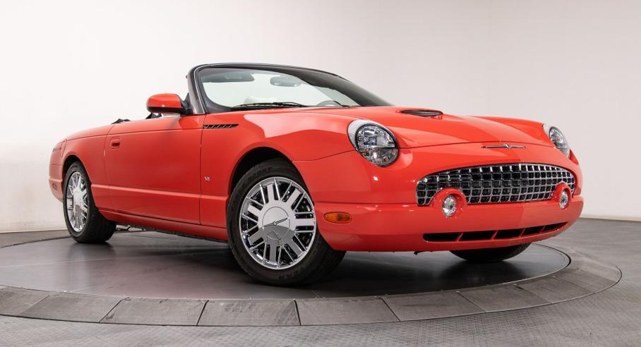 Ford Thunderbird из «бондианы» выставили на торги