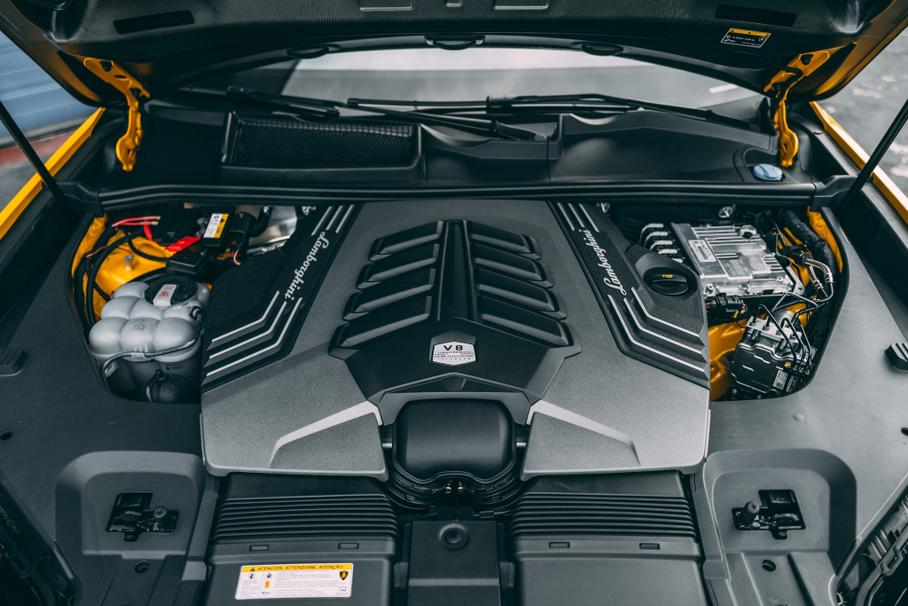Lamborghini представила плейлист с музыкой по мотивам V8