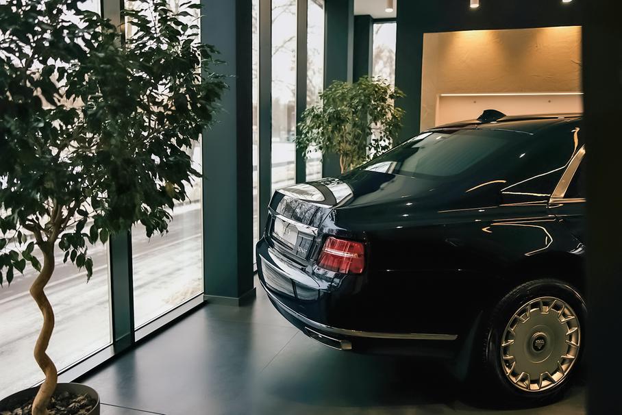 В России резко снизились продажи роскошных автомобилей