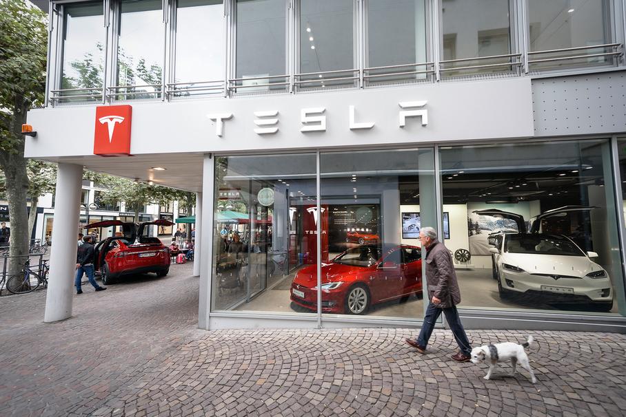 Tesla грозит худший месяц, квартал и год в истории марки