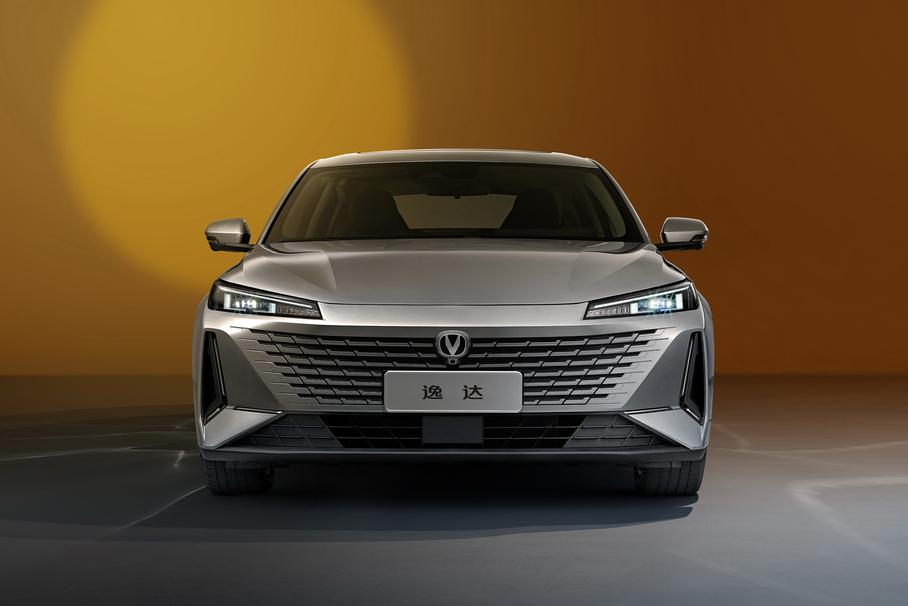 Представлен конкурент Toyota Camry от китайского Changan