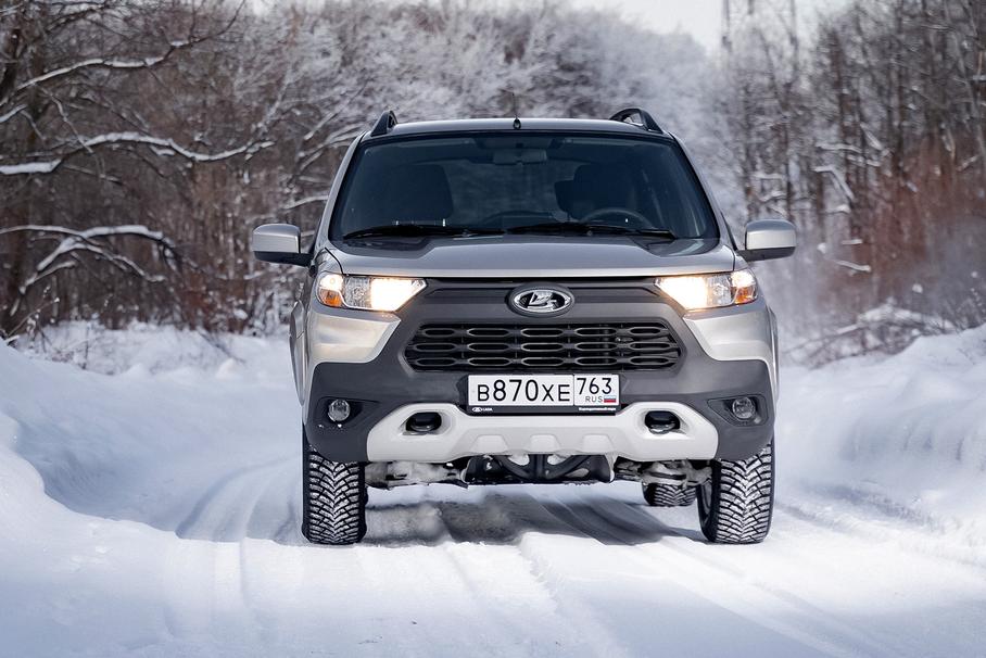 Lada Niva Travel