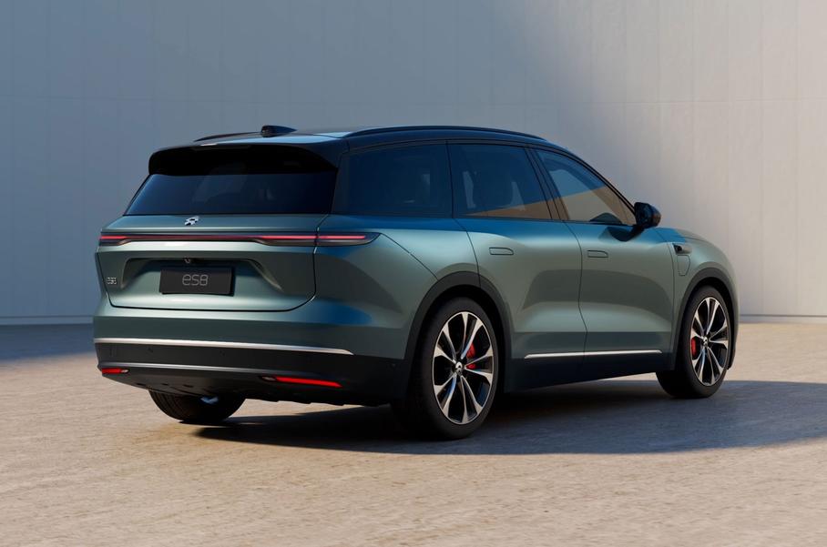 Nio представила два новых электрокроссовера