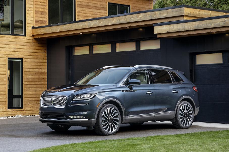 На российском рынке появились американские кроссоверы Lincoln Nautilus