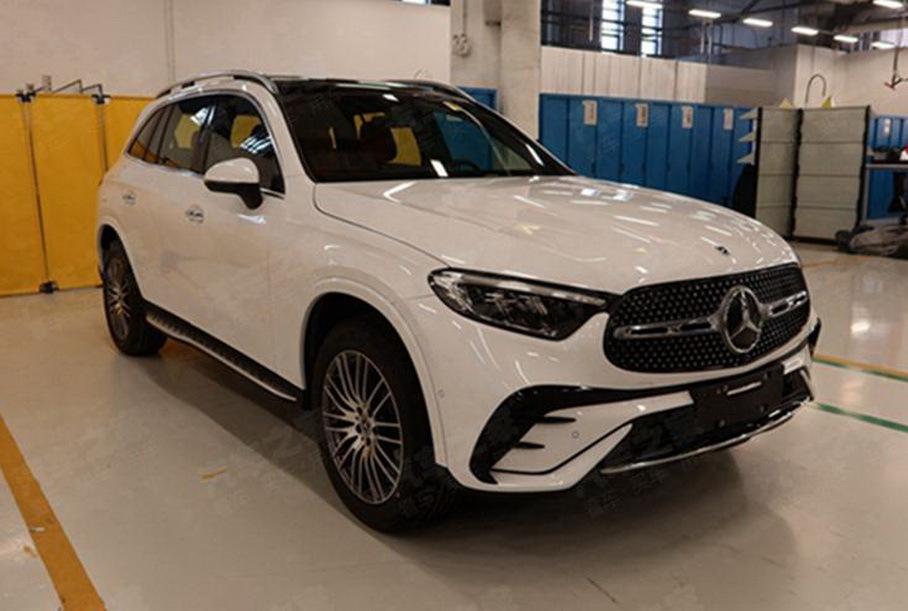Mercedes-Benz начал выпускать семиместные кроссоверы GLC