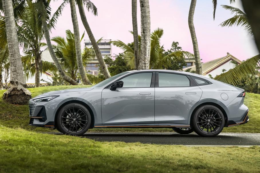 В России сертифицировали конкурента Skoda Octavia от Changan