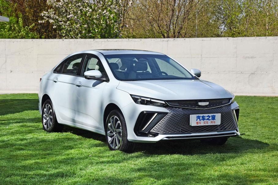 Китайские таксисты уличили Geely в обмане с новым Emgrand