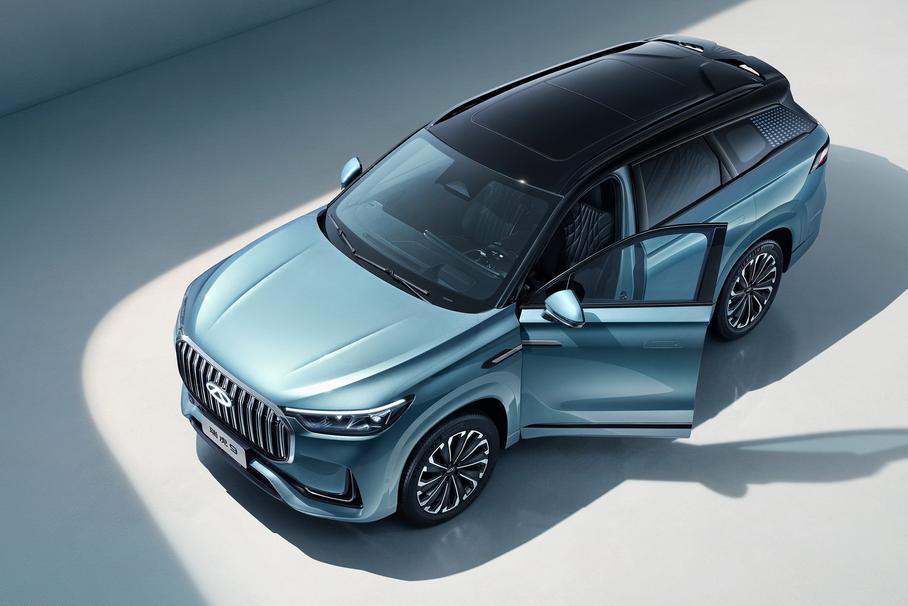Chery раскрыла на официальных снимках новый трехрядный кроссовер