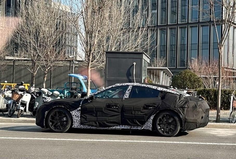 Первый автомобиль Xiaomi впервые сфотографировали