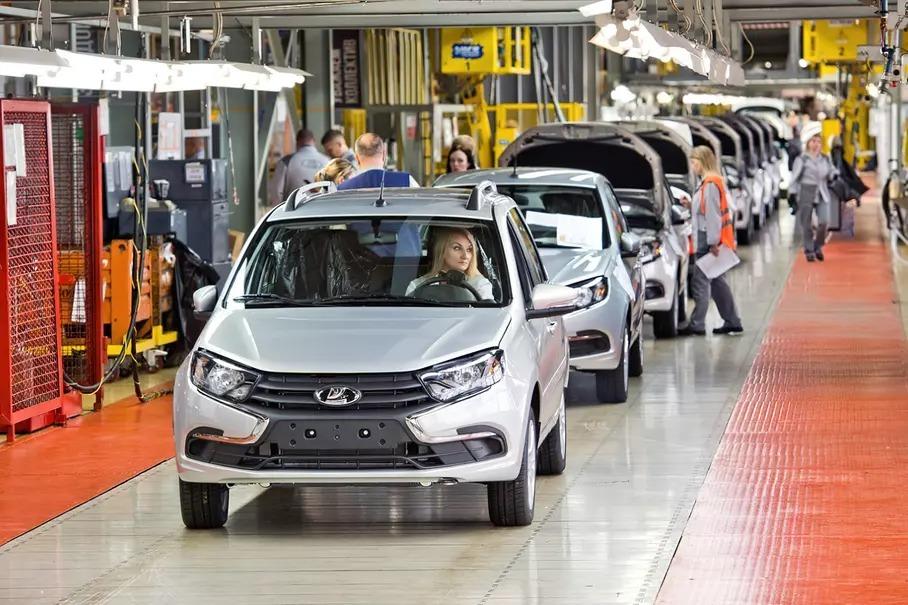 АвтоВАЗ вернулся к работе: автомобили собирают шесть дней в неделю