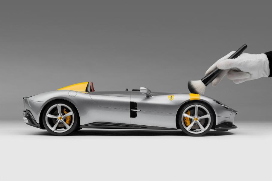 Владельцы Ferrari смогут заказать модель своего автомобиля у Amalgam