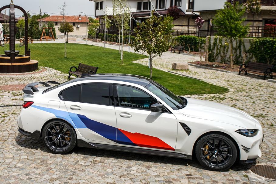 BMW анонсировала премьеру нового суперседана