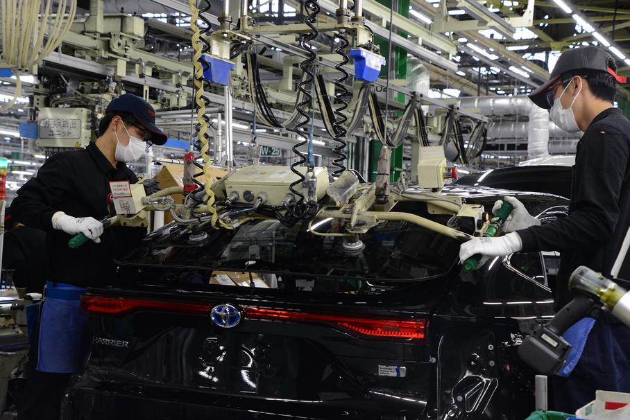 Toyota выпустит 10,6 миллиона машин за год. Это исторический рекорд