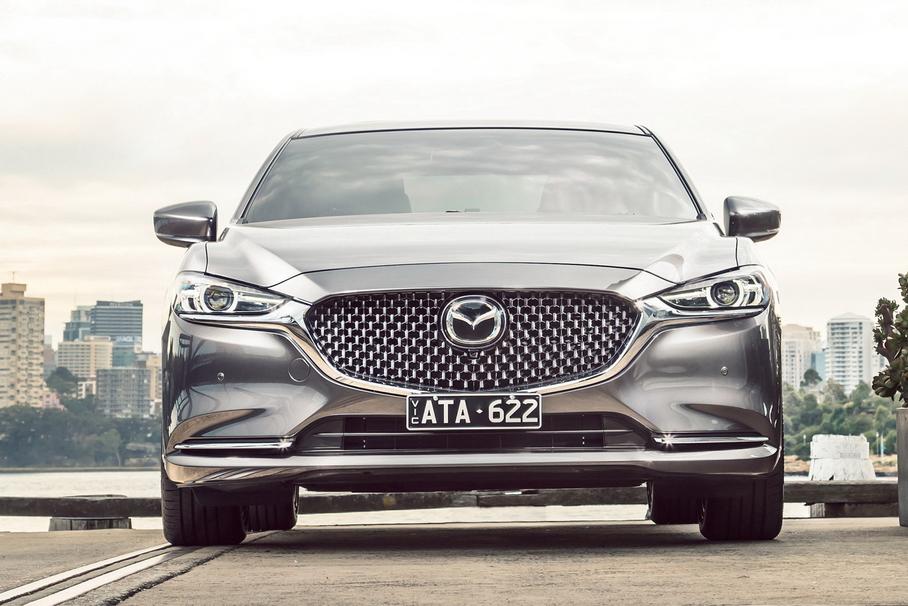 Mazda не спешит отправлять в отставку седан Mazda6, и вот почему