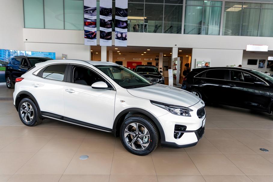 В Россию официально привезли большую партию автомобилей Kia