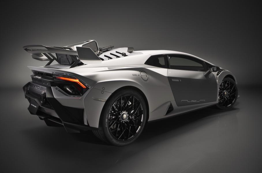Lamborghini Huracan STO превратили в киберпанк-суперкар