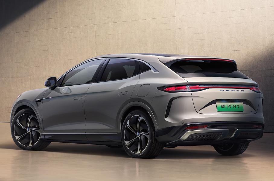 BYD и Mercedes-Benz выпустили кроссовер с лидарами вместо противотуманок