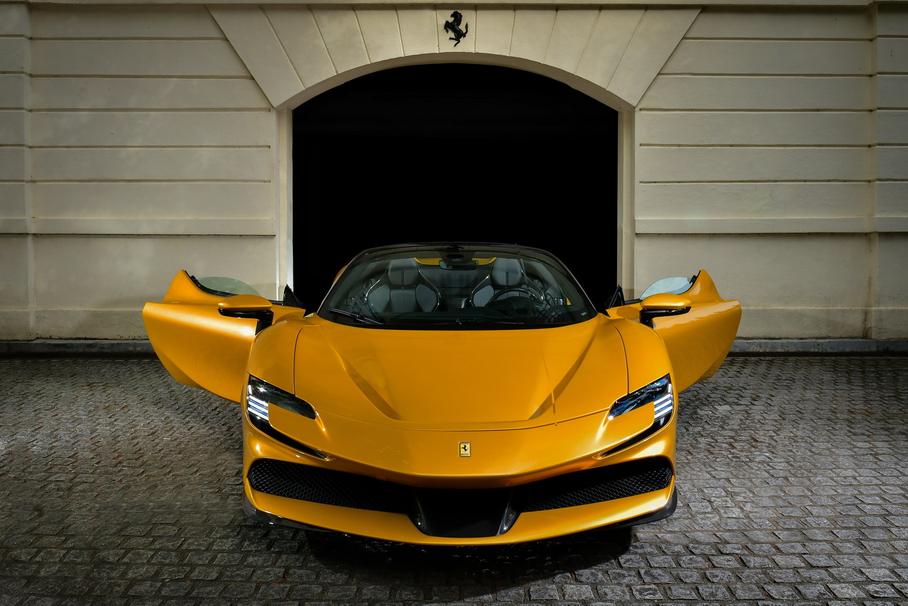 Ferrari признала суперкары SF90 небезопасными для детей