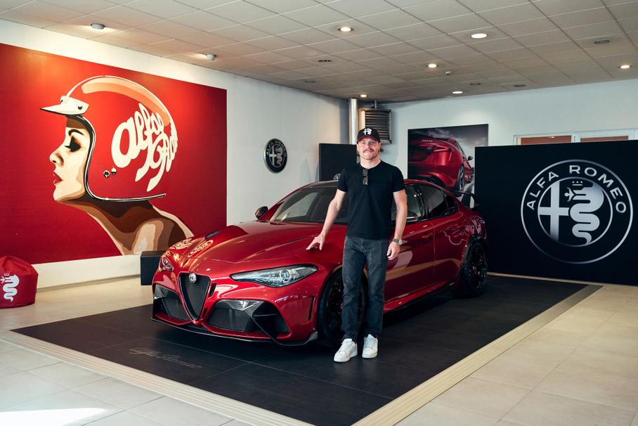 Гонщик Формулы-1 показал свою экстремальную Alfa Romeo из лимитированной серии