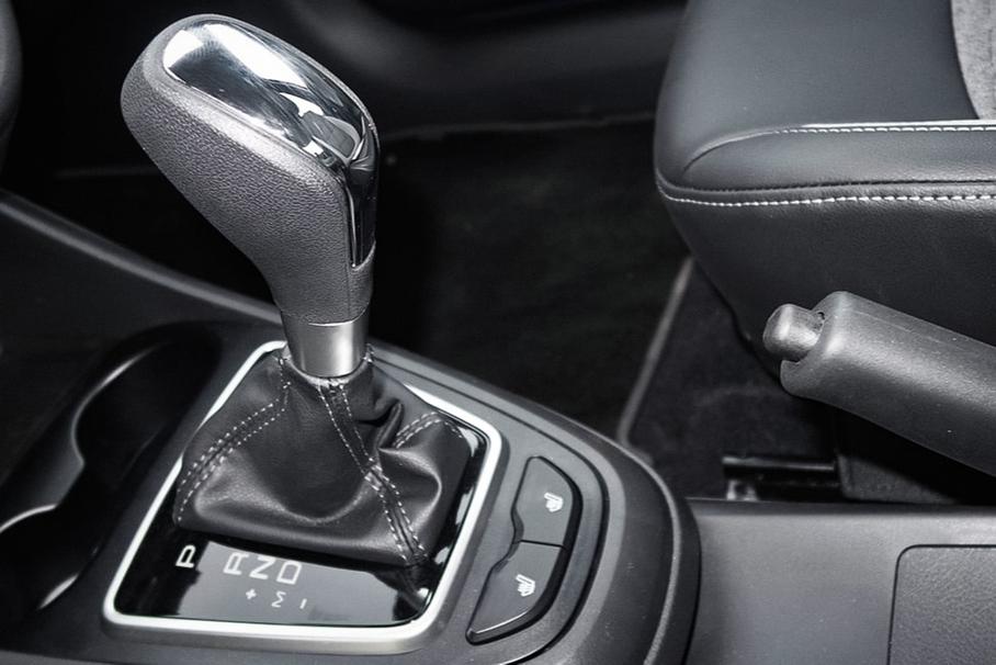 АвтоВАЗ выпустил первую Lada Vesta с вариатором