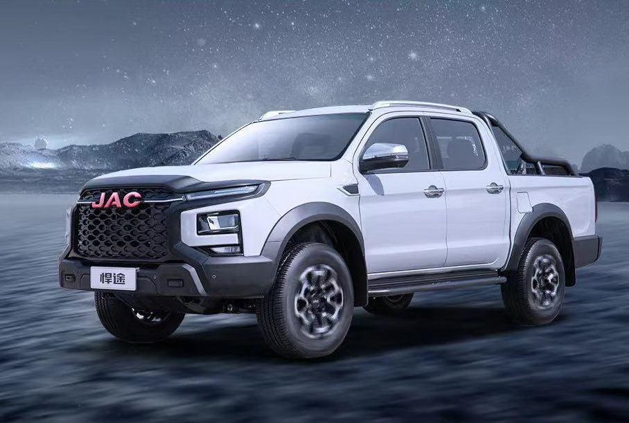Рамный пикап JAC Hunter обрел новые моторы и автомат