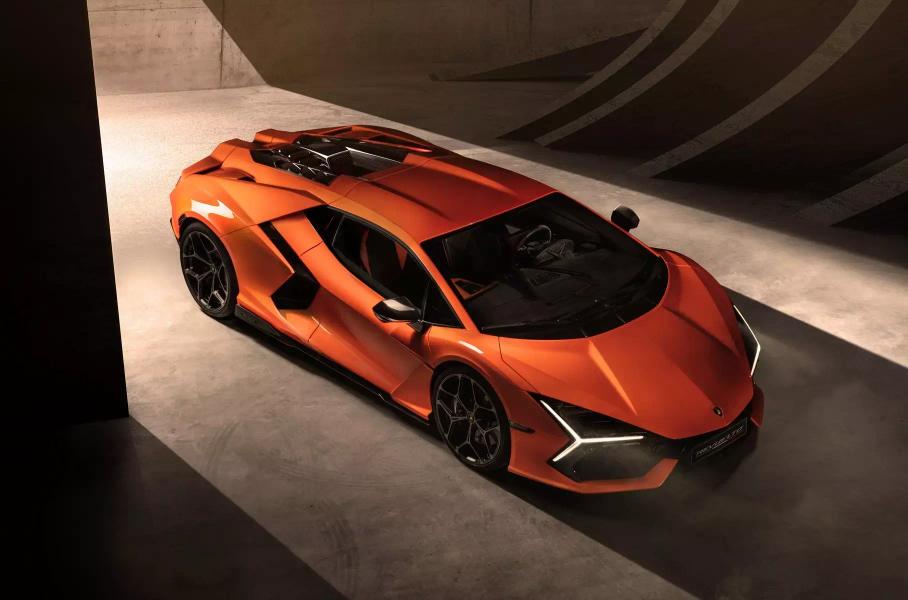 Новый гиперкар Lamborghini, обновлённая Hyundai Sonata и рестайлинг Porsche Cayenne: главное за неделю