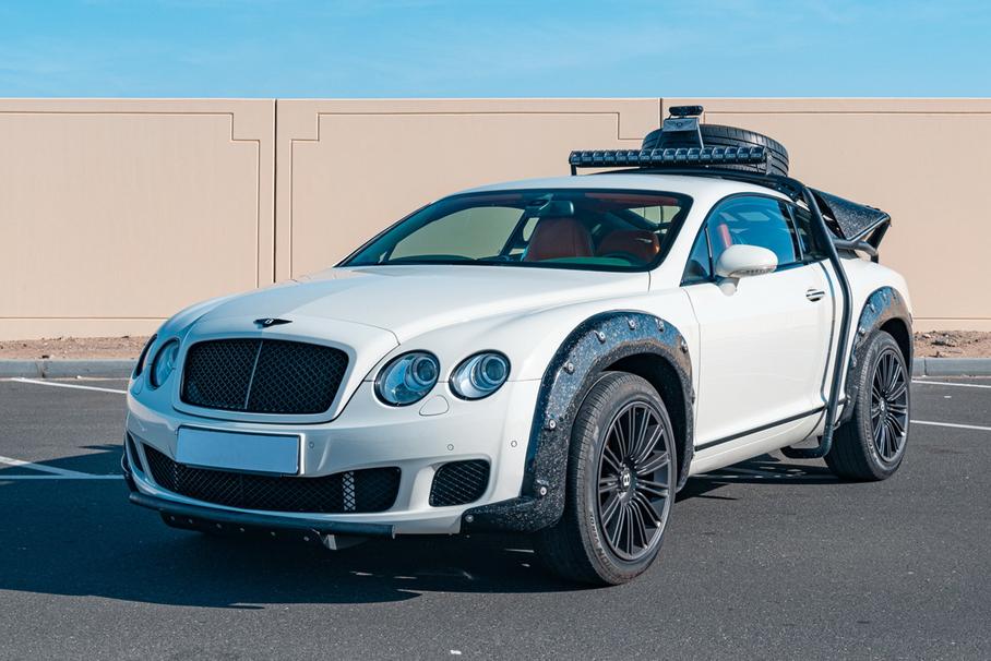 В Эмиратах пустили с молотка уникальное внедорожное купе Bentley