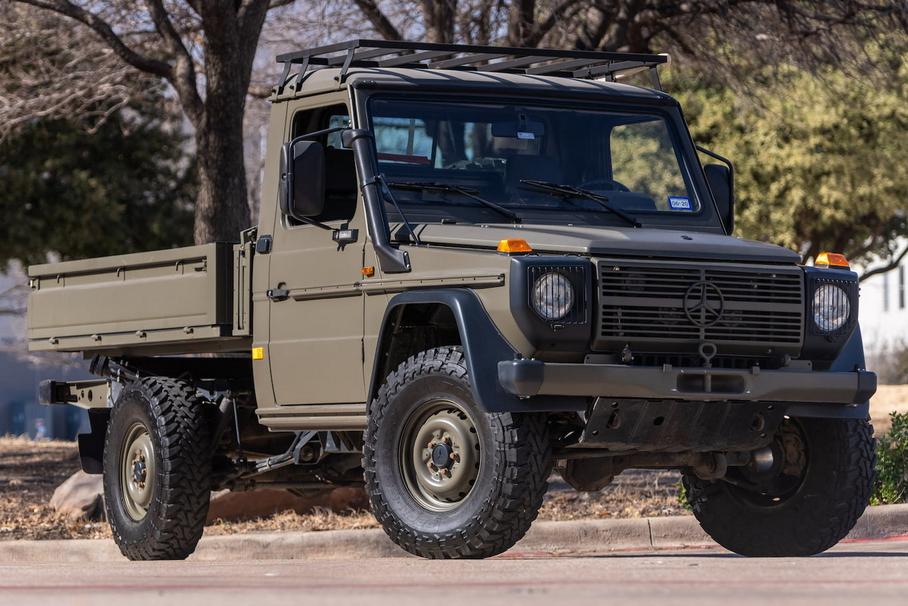 В США пустили с молотка утилитарный пикап Mercedes-Benz G-Class