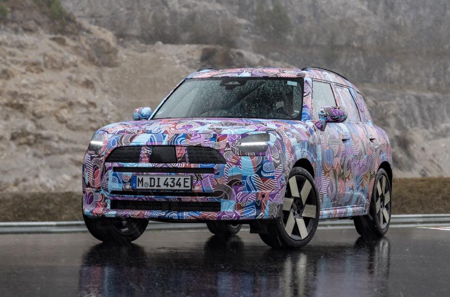 Новый MINI Countryman разделит силовую установку с BMW iX1