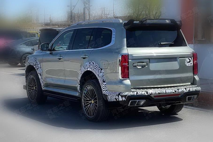Great Wall готовит спортверсию Tank 500 с агрессивным обвесом