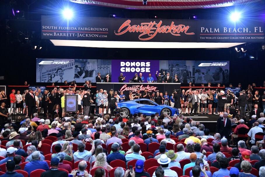 Первый гибридный Chevrolet Corvette пустили с молотка за рекордную сумму