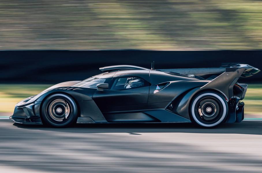 Bugatti показала серийный гиперкар Bolide за 4 миллиона евро