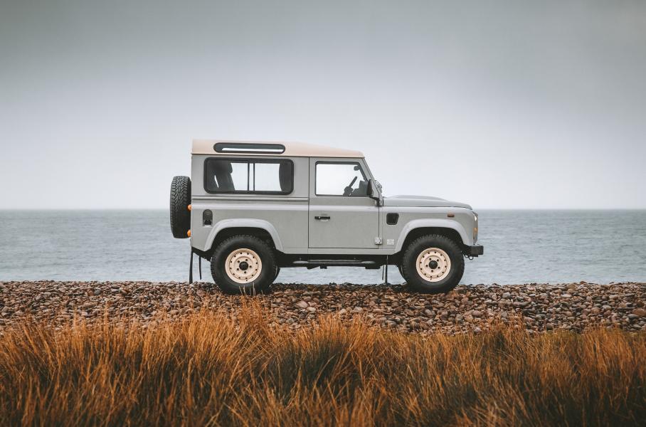 Land Rover представила первый «ностальгический» Classic Defender