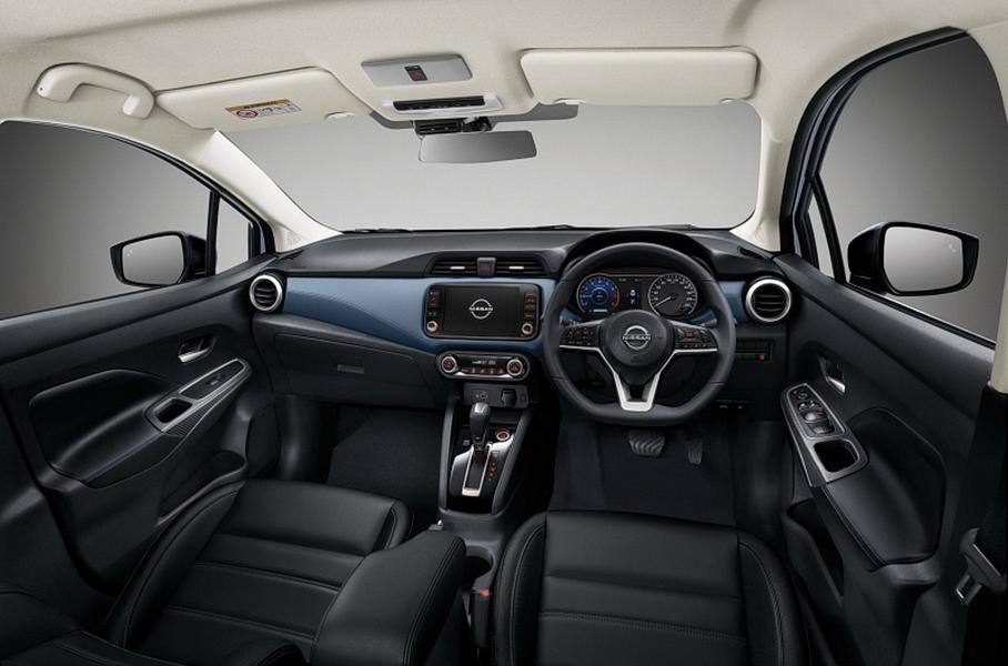 Интерьер топ-версии Nissan Almera VL