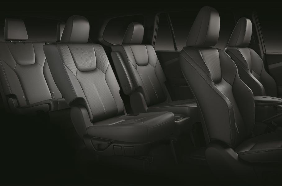 Новый шестиместный Lexus TX: фотографии салона