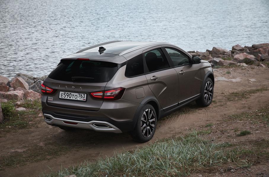 Новая Lada Vesta: первая встреча с автомобилем, который мы ждали год