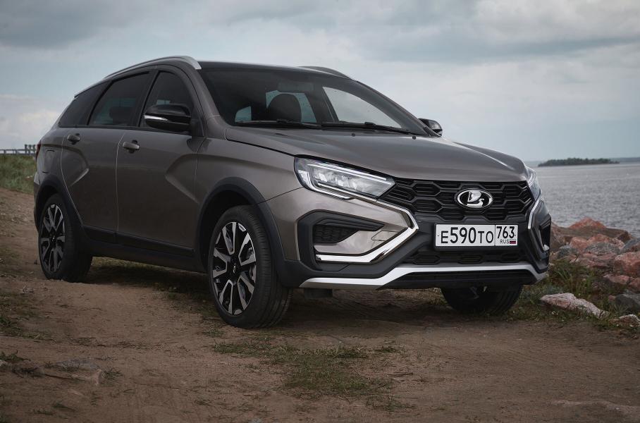 Новая Lada Vesta: первая встреча с автомобилем, который мы ждали год