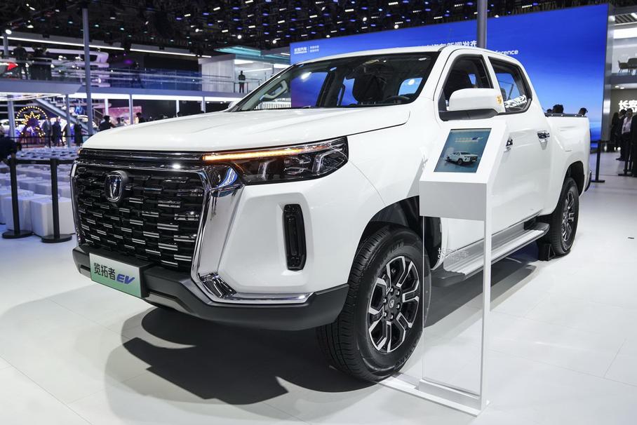Changan начал продажи роскошного электрического пикапа