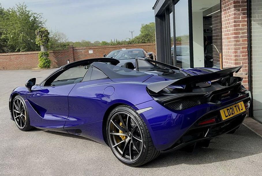 Победитель восьми Гран-при Формулы-1 продает суперкар McLaren