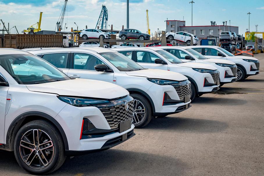 В Россию привезли партию из 5000 китайских автомобилей