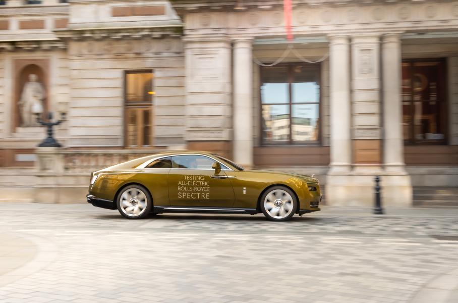 Rolls-Royce рассказала о тестах электрокара Spectre