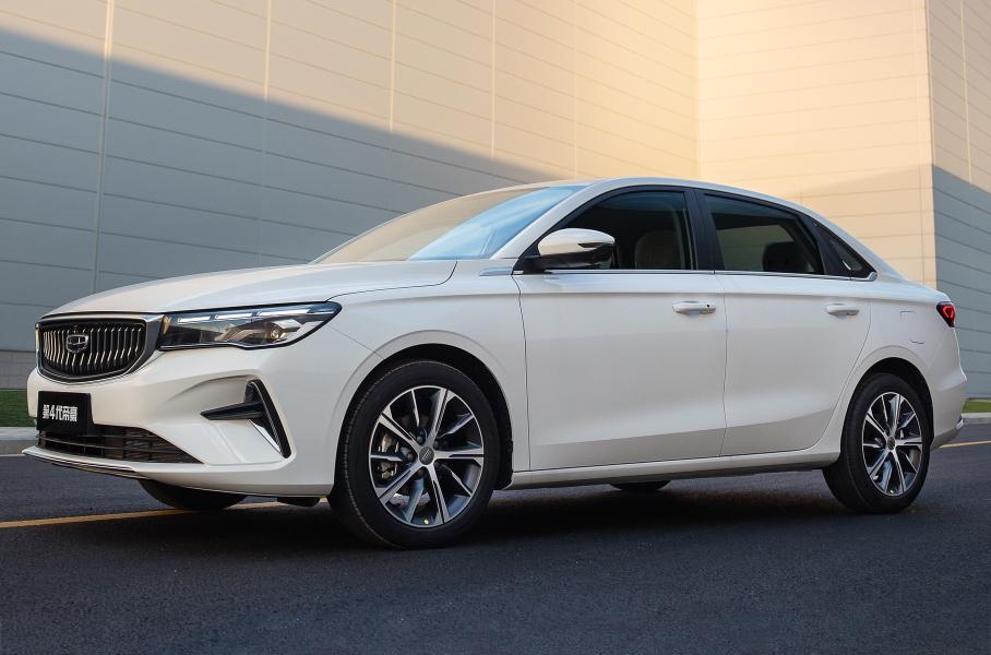 Владельцы седана Geely Emgrand назвали его недостатки