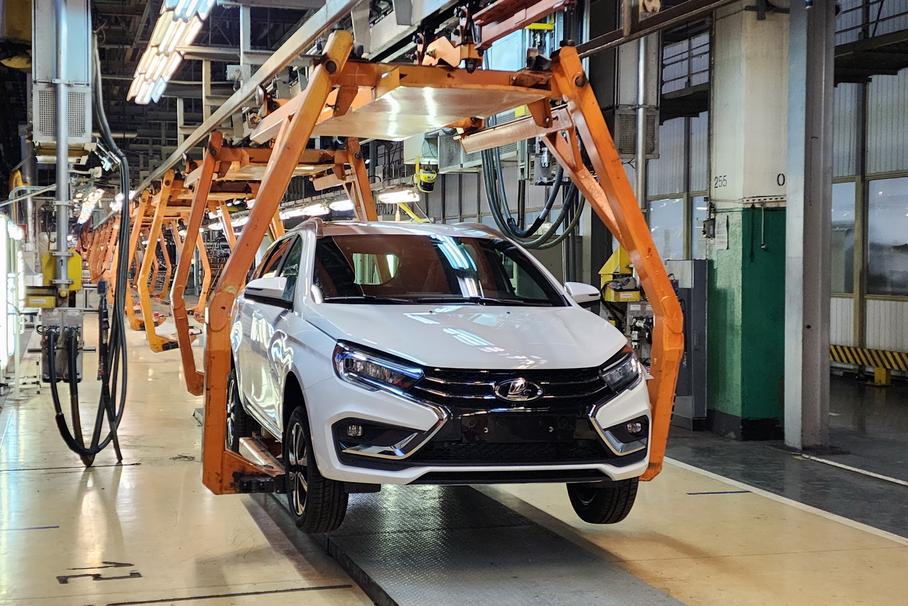 АвтоВАЗ начнет собирать Vesta NG по ночам сверхурочно