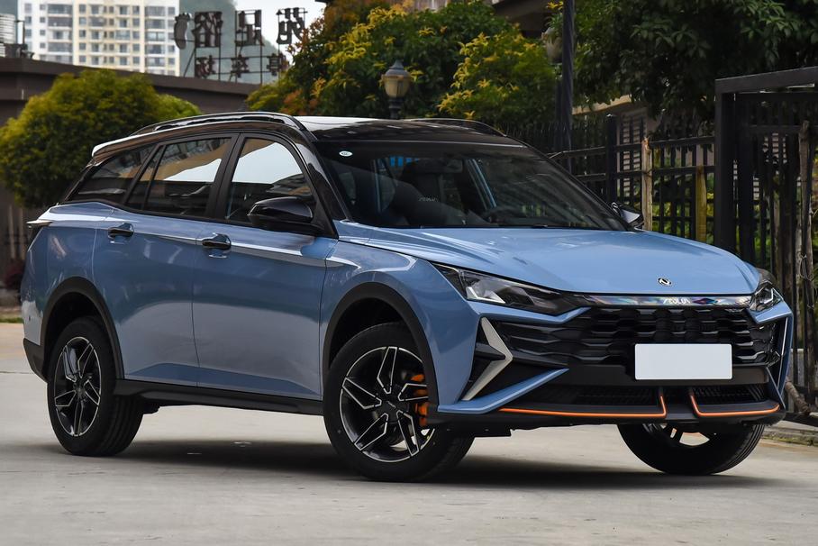 Dongfeng начал продажи кросс-универсала по цене Geely Coolray